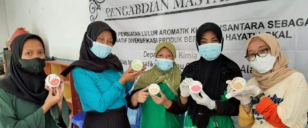 Formulasi Lulur Aromatik Khas Nusantara Berbahan Hayati Lokal Desa Sumberdem