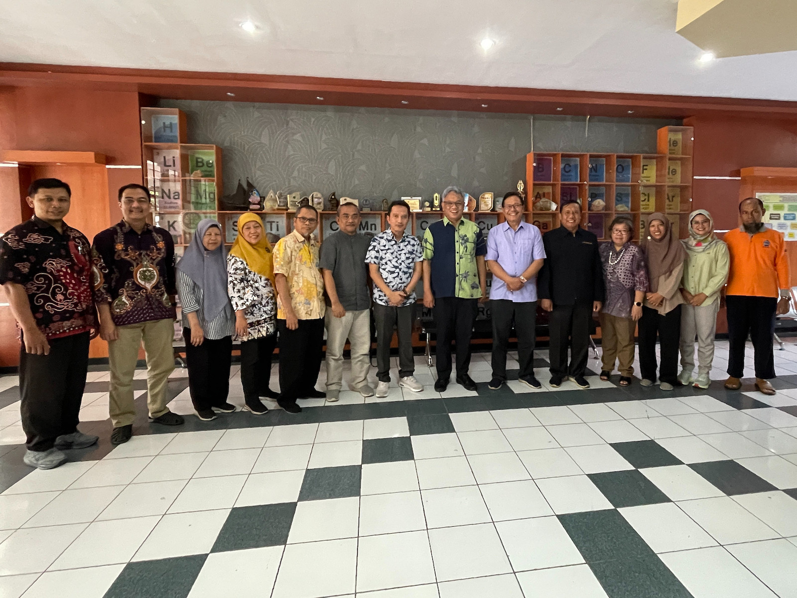 Kunjungan Prof. Dr. Ismunandar (Duta Besar Indonesia untuk UNESCO)