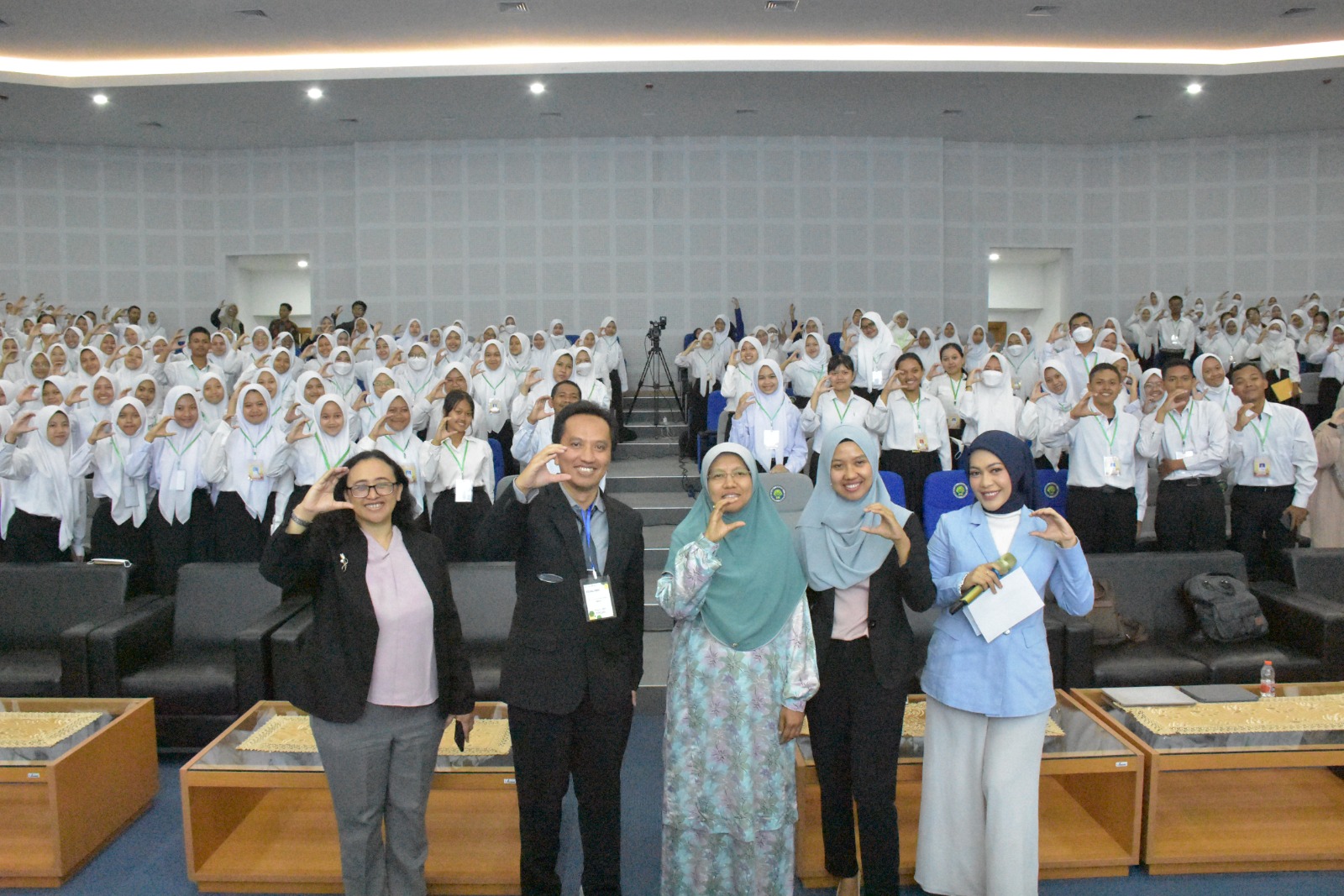 Guest Lecture Assoc. Prof. Dr. Nor Kartini Binti Abu Bakar: Kimia dalam Pengembangan Sains