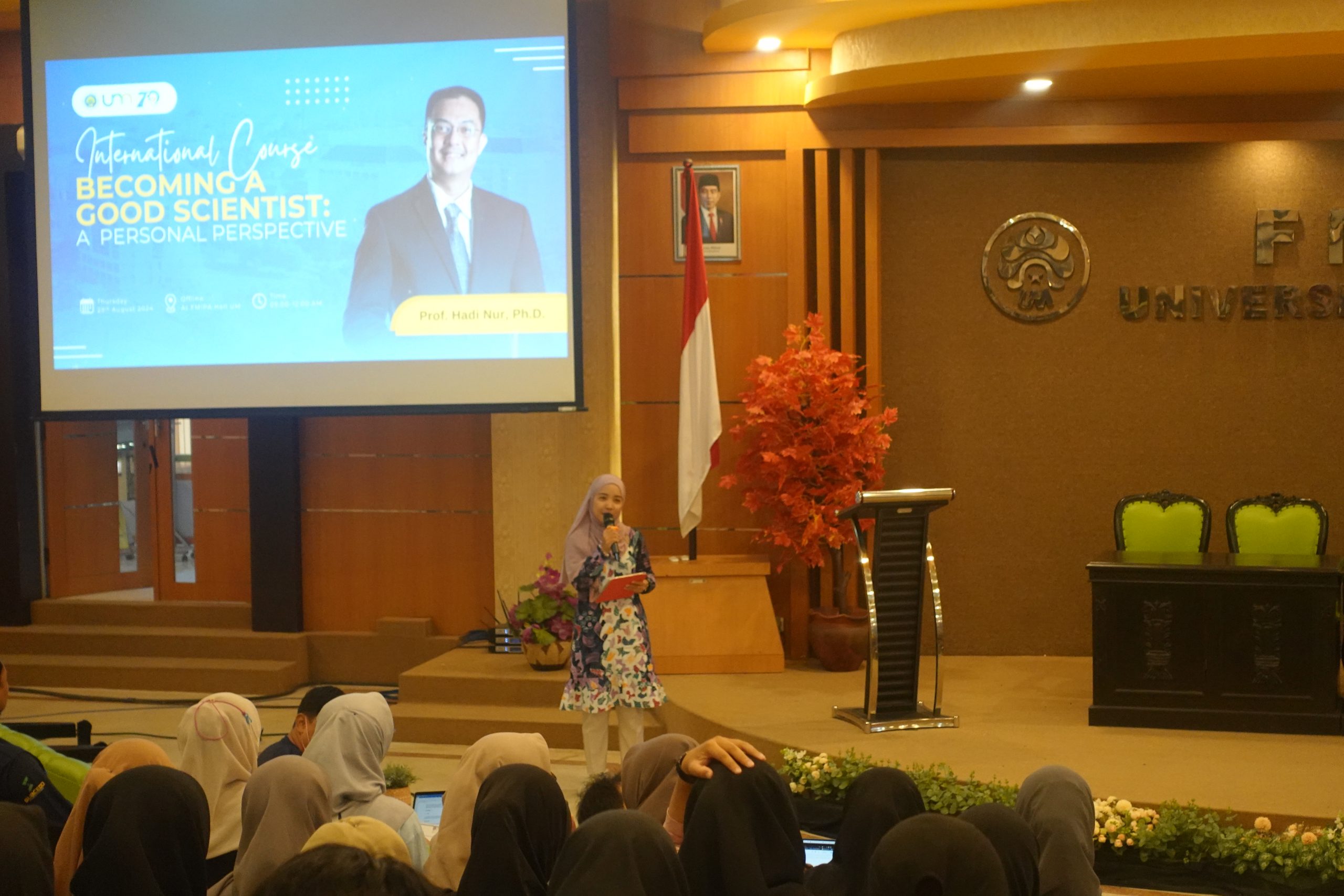 International Course Departemen Kimia UM Berjudul “Becoming a good scientist: a personal perspective” Ramai Dihadiri Mahasiswa Dari UM Dan UiTM